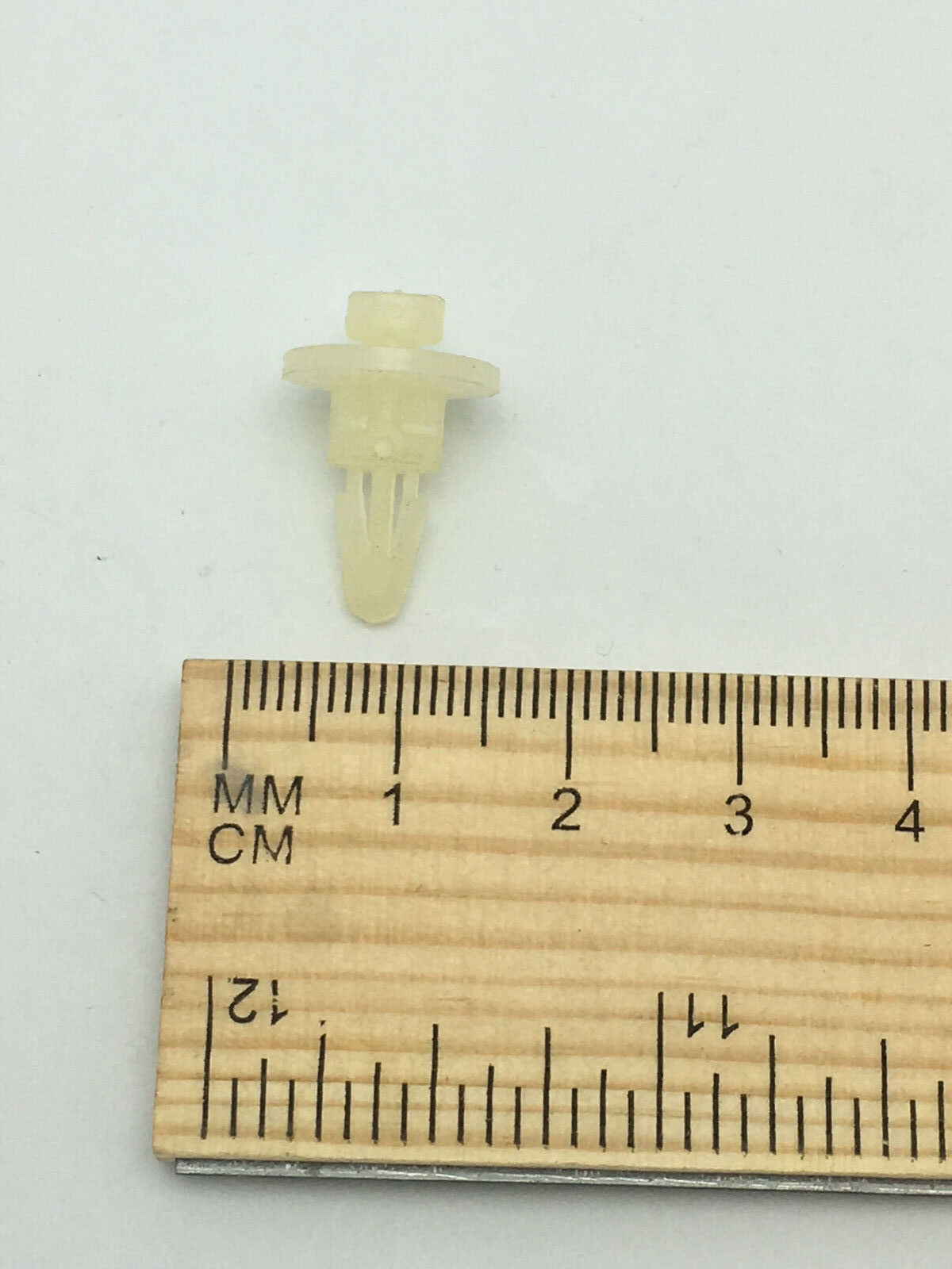 Lot of 15: NEW Computer Desktop PC Motherboard Plastic Standoff Spacer Snap M3