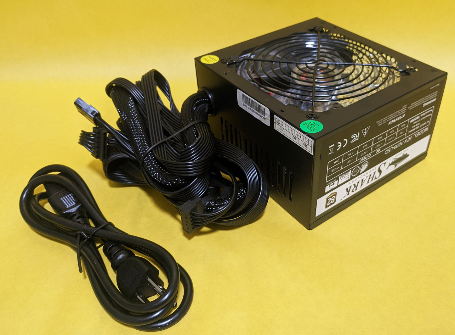 SHARK ATX-1000-LED Quiet LED Fan 1000W Gaming PC PCIe Power Supply ATX/EPS 12V