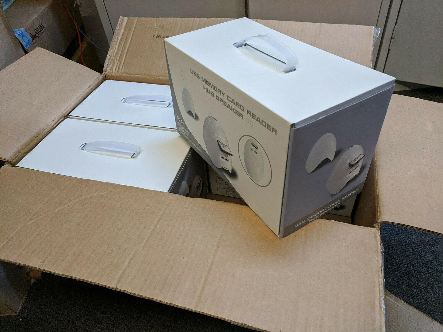 Lot 8: Egg-Shape USB Speakers/2.0 Hub/Memory Card Reader: Notebook,PC,Mac Book laptop
