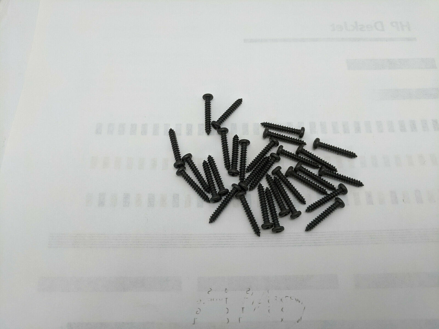 Lot of 100: 18mm Long Heatsink Mounting Screws for Chip, PC CPU/GPU Cooling Fan