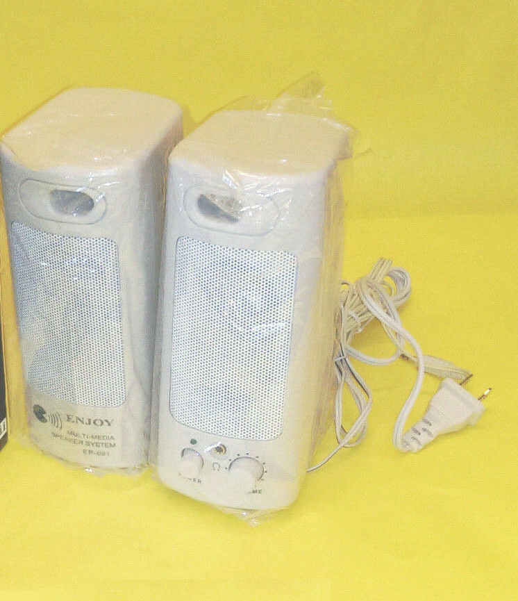 Lot 12: Enjoy 180W Amplified Multimedia Beige PC System Speaker/Headphone Jack