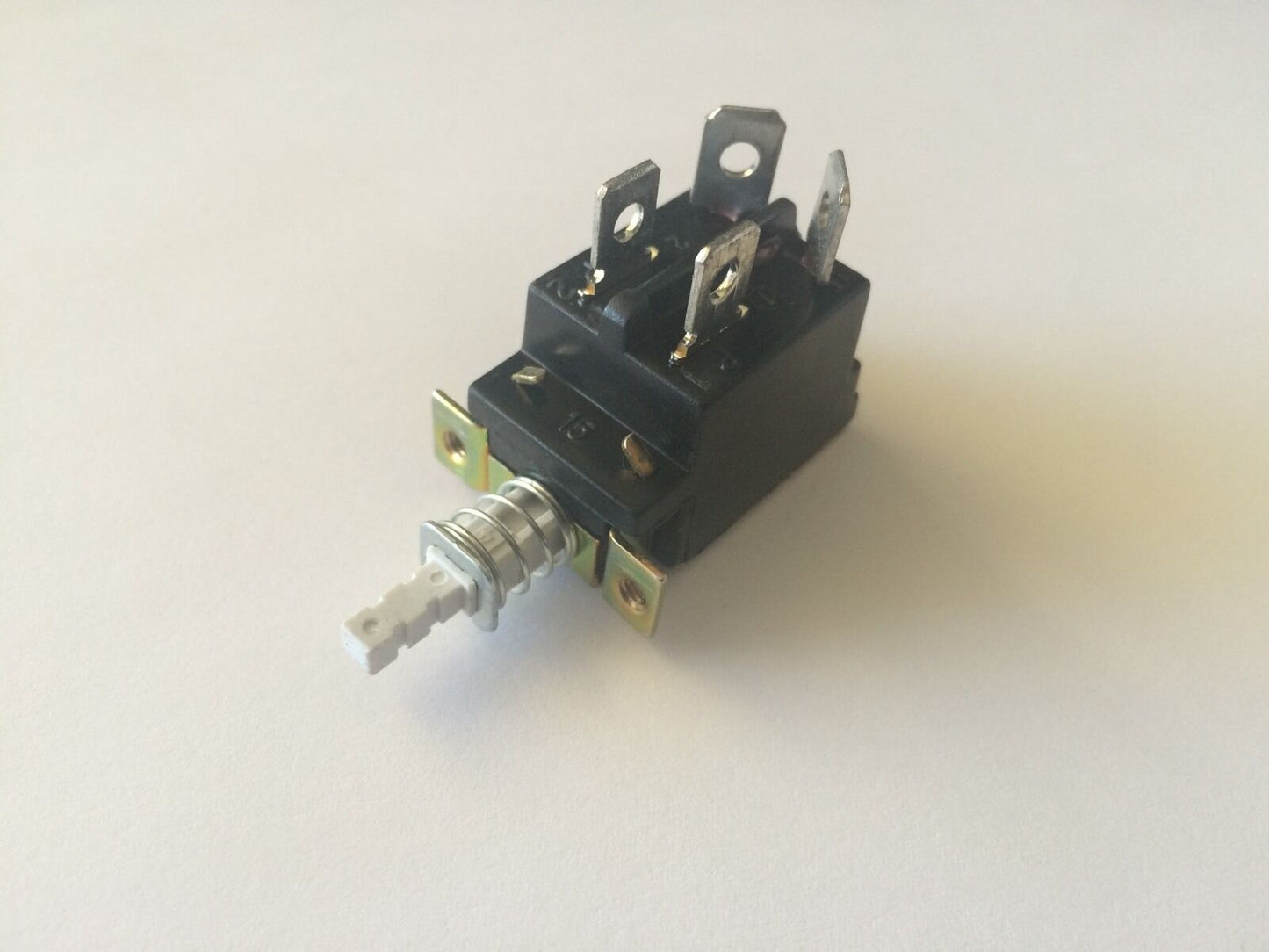 NEW 4-pin AT Self Locking ON/OFF Computer PC Case Push Button Switch