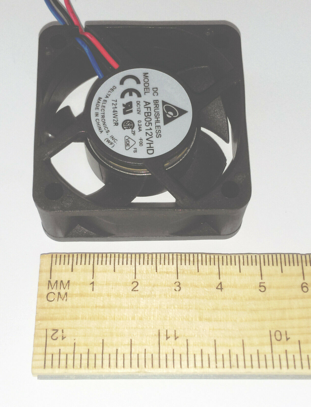 Delta AFB0512VHD 7000 RPM 12v DC 50mm x 20mm 3-Wire PC/CPU/Server Cooling Fan