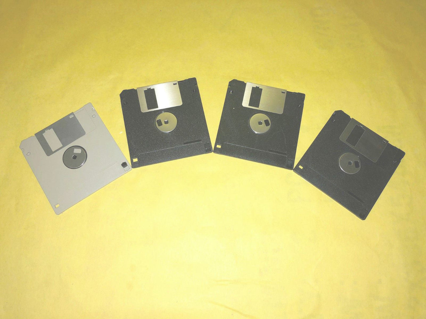 LOT 4: 1.44MB PC Floppy Disk 3.5" Computer DOS Bootable Formated Disc +New Label