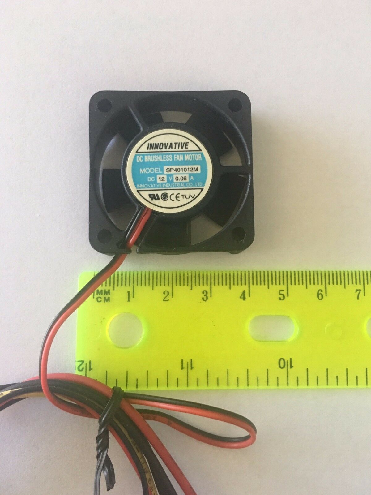 Lot 2: 40mm/ 40mm/ 10mm 12V Molex 4-pin PC Case/Chipset/Graphic Card Cooling Fan