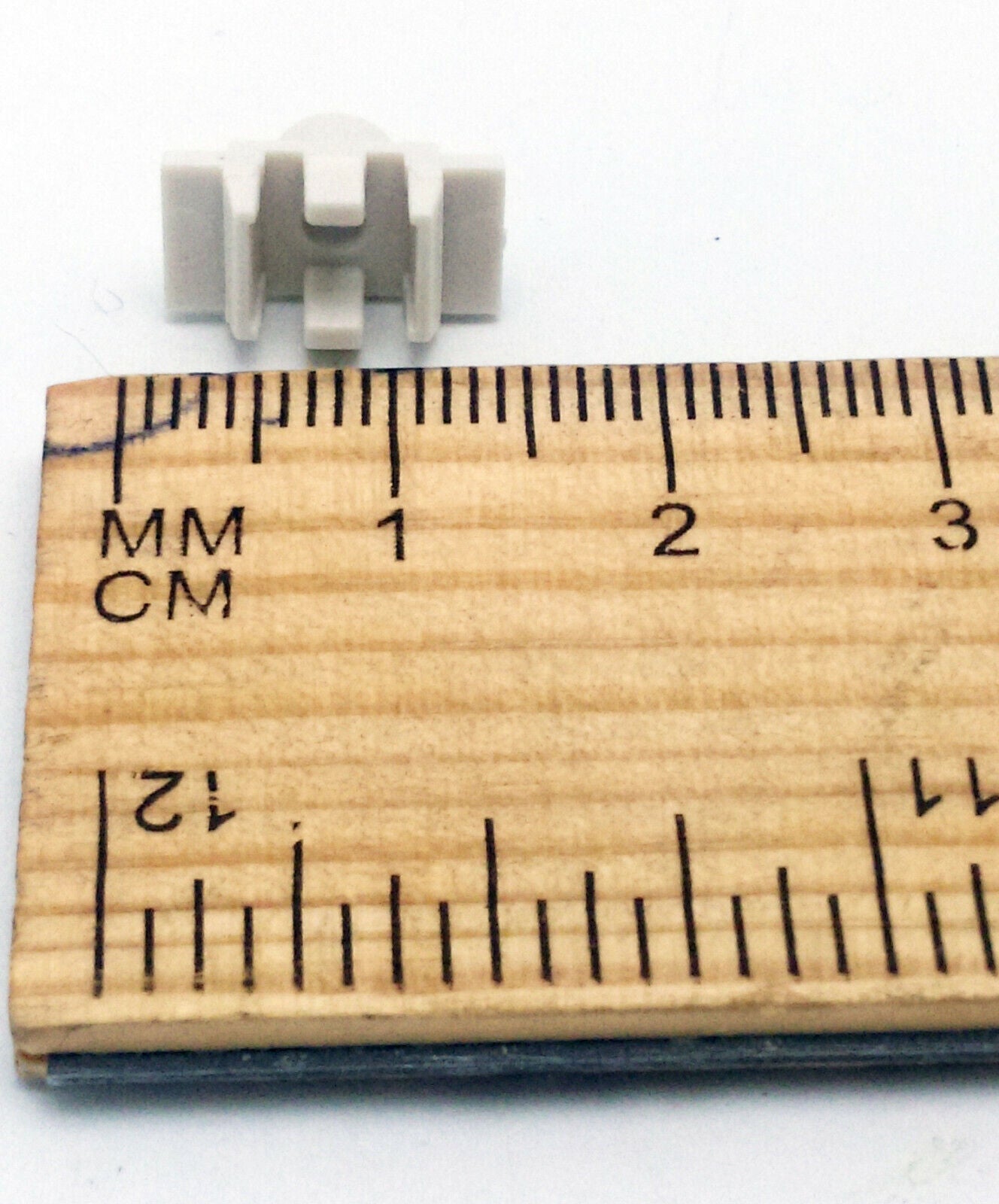 NEW Lot 30: Snap-In Clip Plastic Standoff/Screw for PC ATX Motherboard Mounting