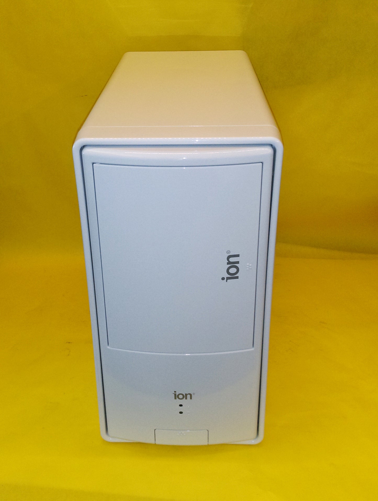 NEW Sleek White Glossy Steel, Blue Front LED Border Mid Tower ATX Gaming PC Case