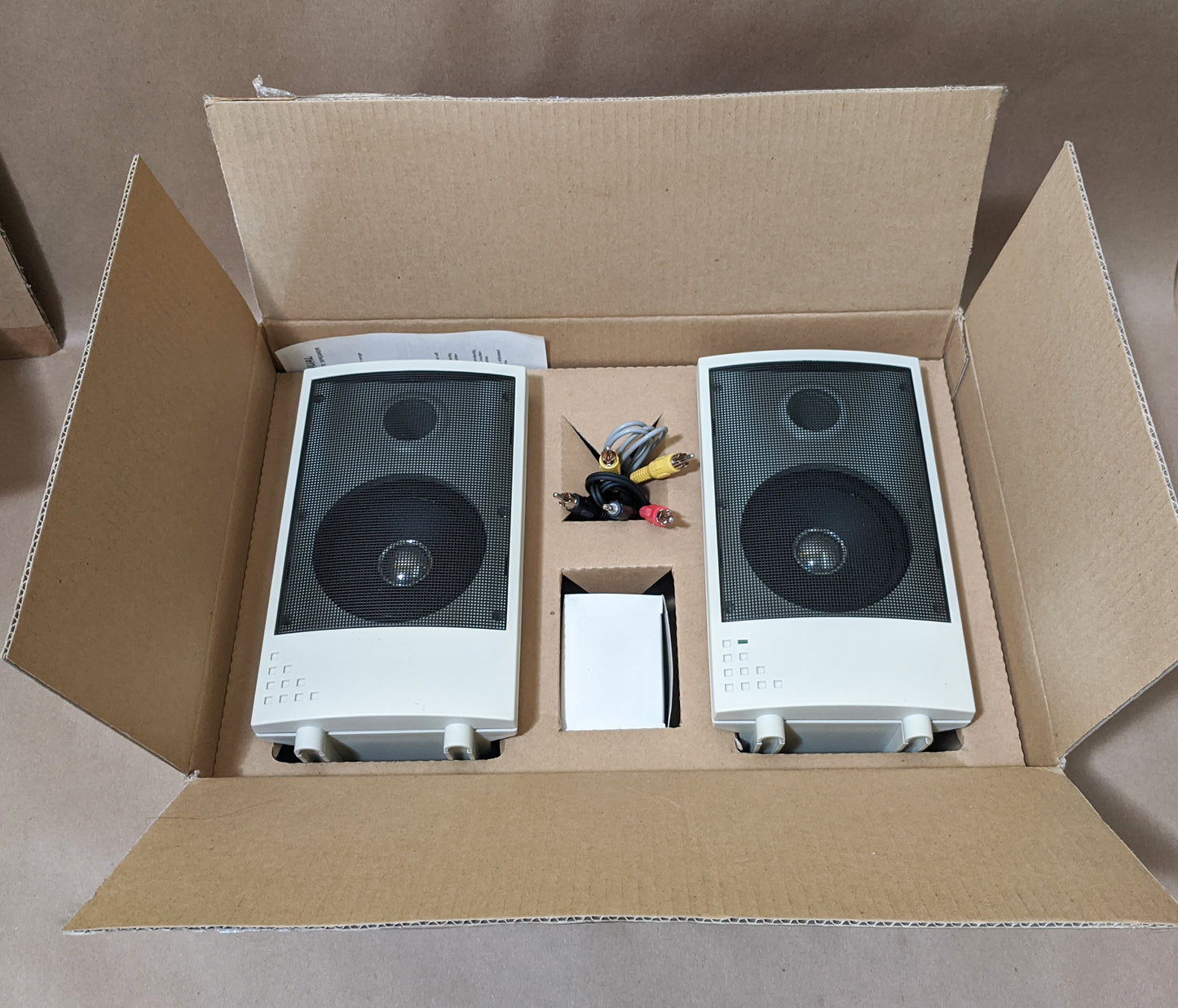 NEW STEREO Amp. Speaker for MP3 Walkman CD Portable DVD Blu-Ray Player LCD TV PC